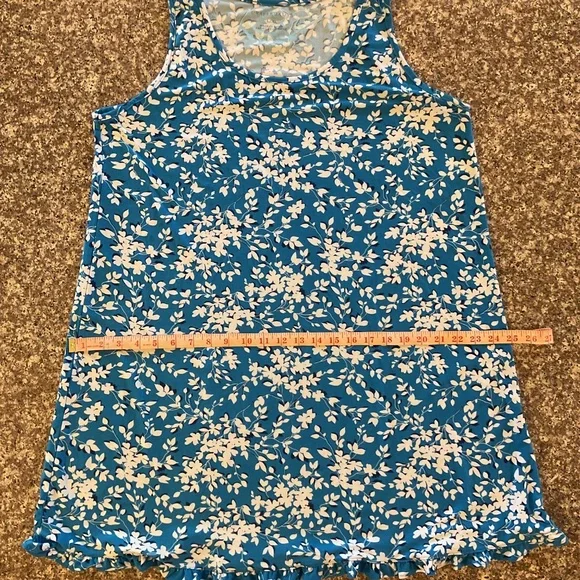 Draper James Ruffled Night Gown size L/Xl. Excellent condition never use… - Picture 4 of 7